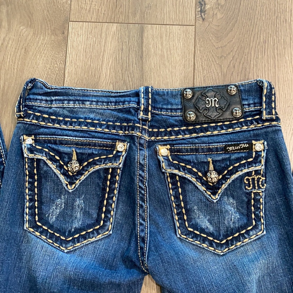 Miss Me low-rise boot cut jeans size 27